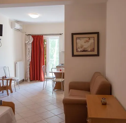 Nancy Άγιος Ανδρέας