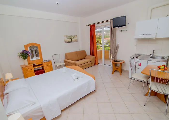 Ξενοδοχείο με διαμερίσματα Nancy Άγιος Ανδρέας